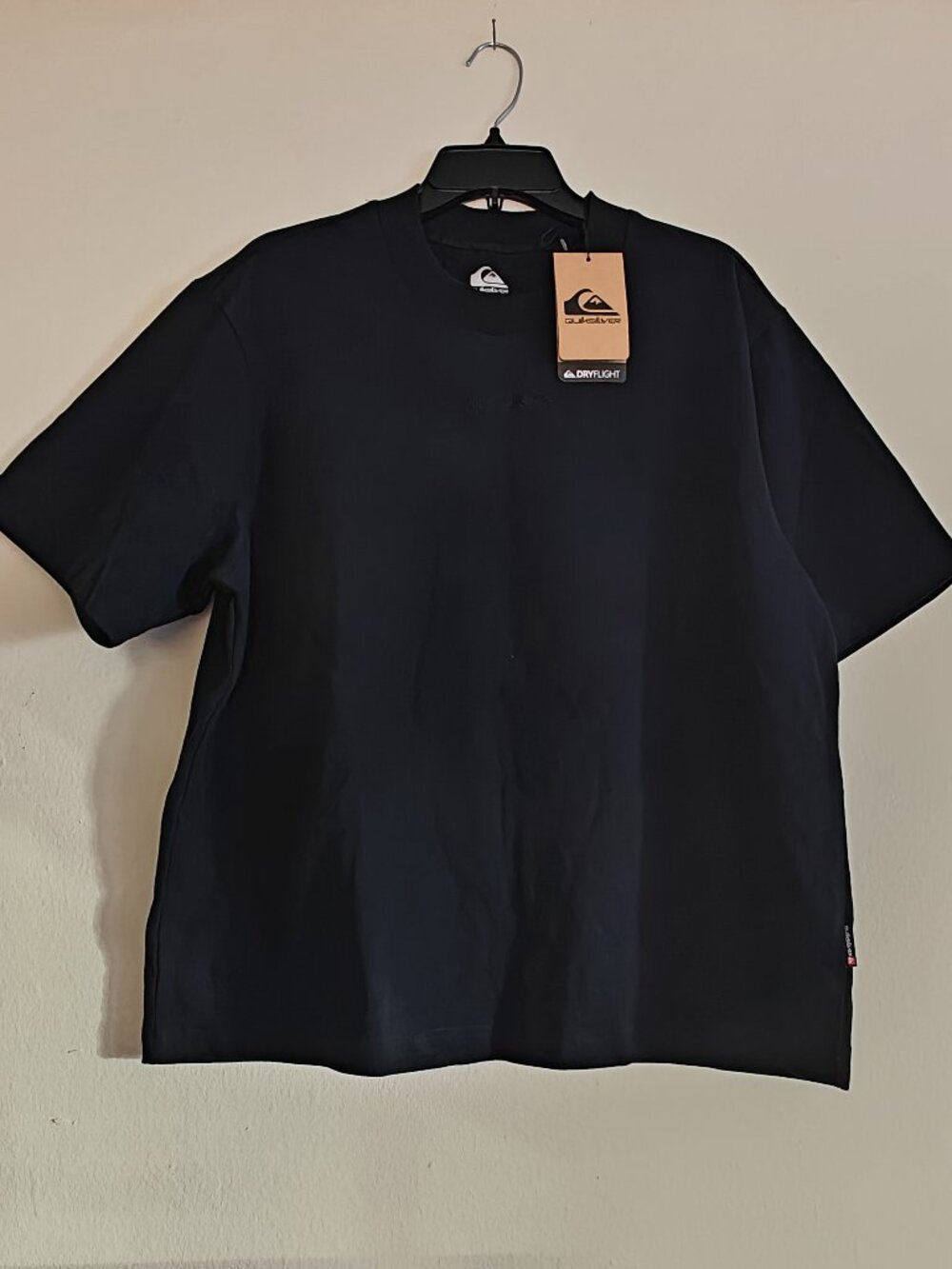 QUICKSILVER OVERSIZED MEN'S T-SHIRT (SIZE MEDIUM)
